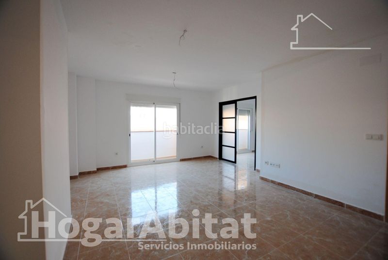 Foto bdac4bec-2dd8-4820-adb4-edf805c9e534. Edifici a Oliva pueblo Oliva