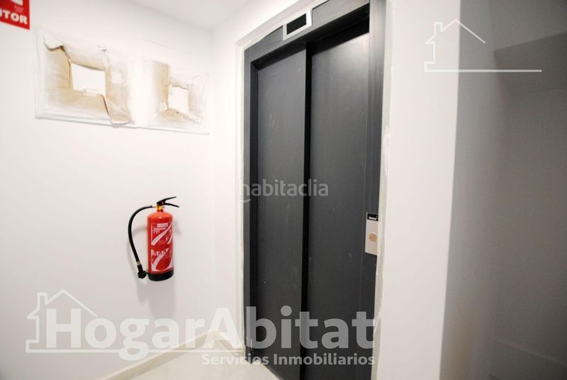 Foto cce51c8c-7ba0-4c15-8dbd-9403c6a6b111. Edifici a Oliva pueblo Oliva