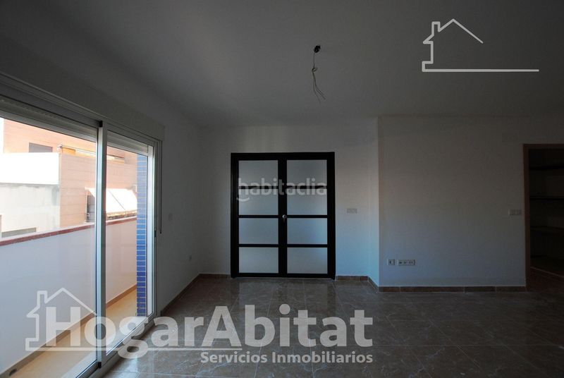 Foto f5cc7284-a7ba-445f-a1ad-e7cb7b0efade. Edifici a Oliva pueblo Oliva