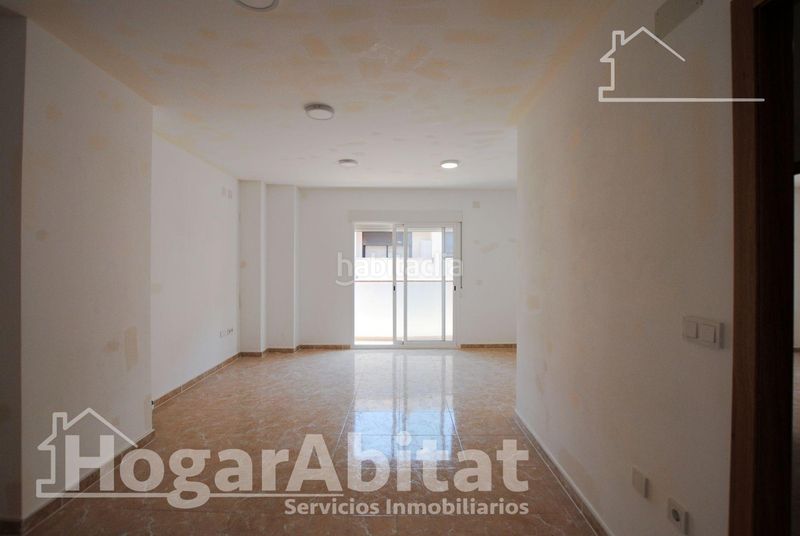 Foto fbc50ee2-2a91-4bce-866a-36c418753e80. Edifici a Oliva pueblo Oliva