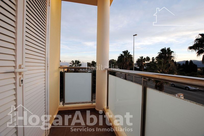 Foto 44cae411-91ec-4cee-8e7e-817163fe49c9. Casa adossada amb aparcament piscina a Oliva playa Oliva