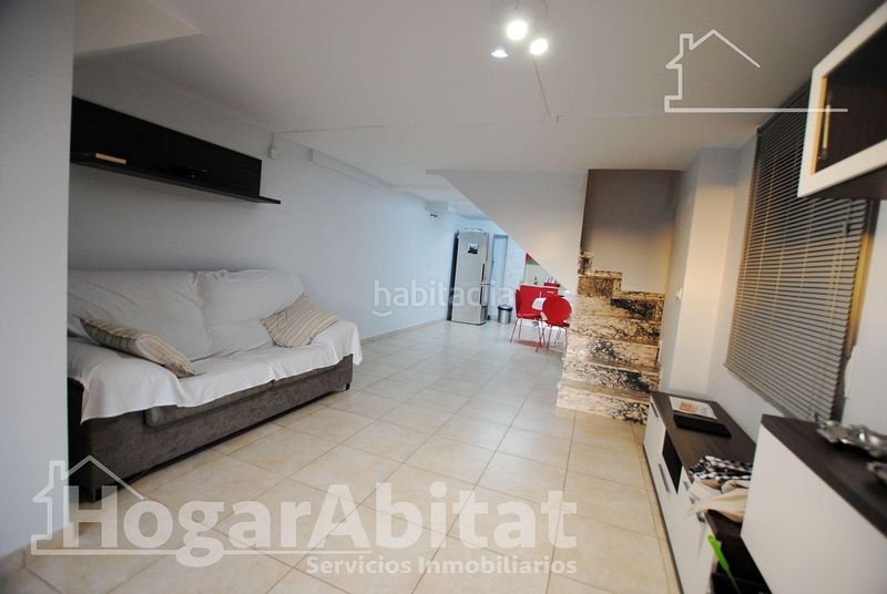 Foto 82a3eaa2-70a9-4fd3-aa75-1881d540dbed. Casa adossada amb aparcament piscina a Oliva playa Oliva