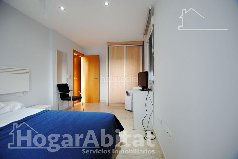Foto 16a4bd42-433a-41d9-8c14-fdf21ff98edf. Casa adossada amb aparcament piscina a Oliva playa Oliva