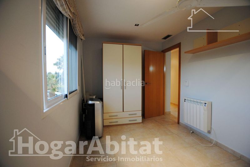 Foto 194e5102-4654-4ff9-8eb7-f8aa358b6208. Casa adossada amb aparcament piscina a Oliva playa Oliva