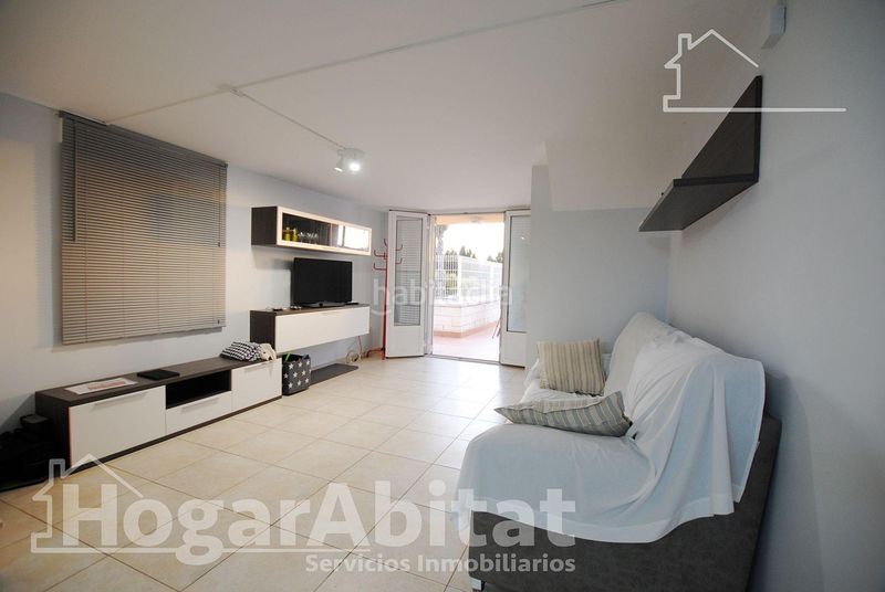 Foto 1b1c1070-f35c-4f29-ad0d-28da490bbdc2. Casa adossada amb aparcament piscina a Oliva playa Oliva
