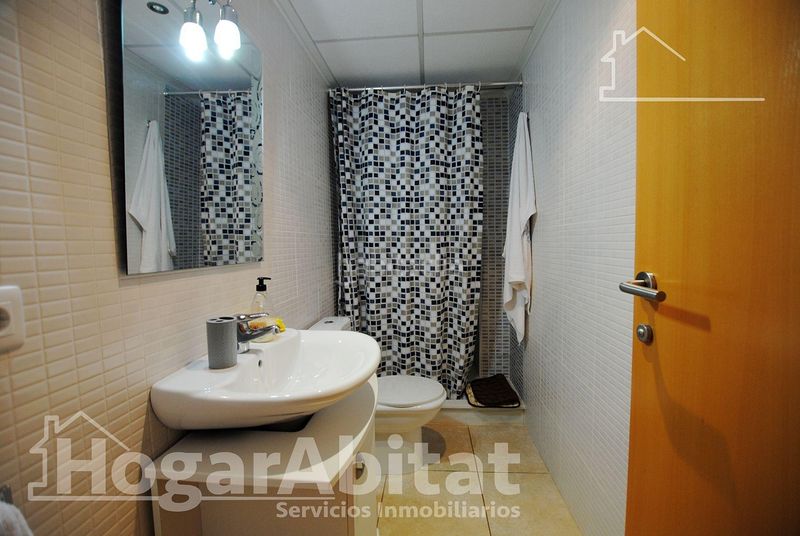 Foto a3d2515c-aa8a-4d1e-bf35-31e35f85f8fb. Casa adossada amb aparcament piscina a Oliva playa Oliva