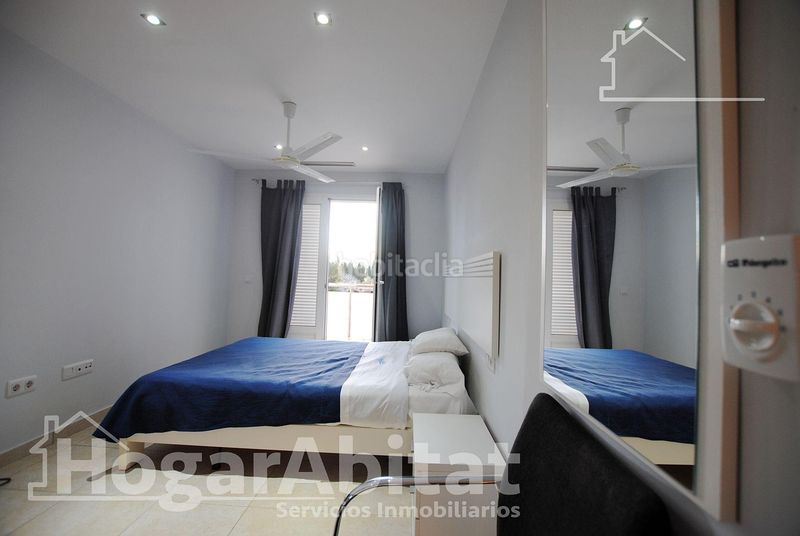 Foto eac5dbfe-d63b-4840-8b96-194d0f72989e. Casa adossada amb aparcament piscina a Oliva playa Oliva
