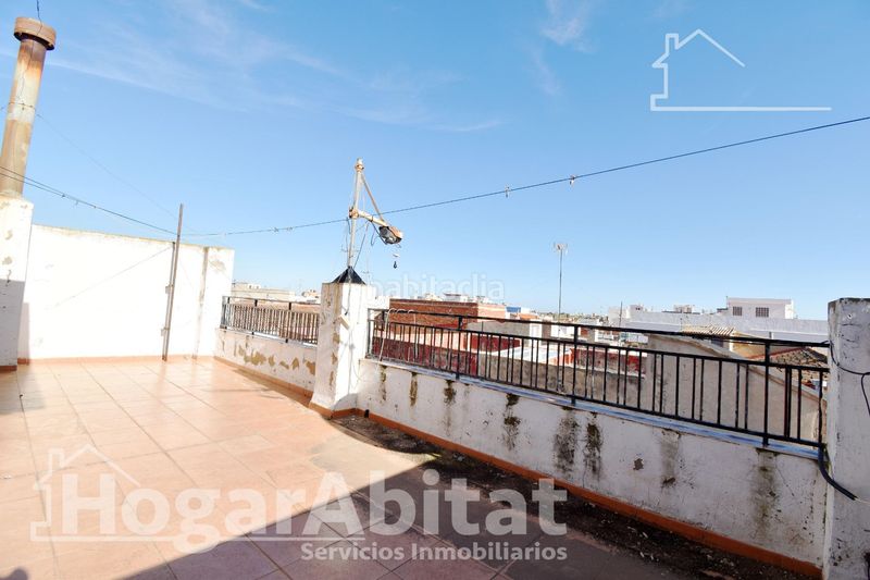 Foto 15b6f2fb-9c57-40f3-882a-955be242e385. Casa amb aparcament a Xeraco
