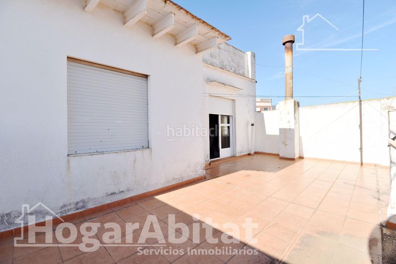Foto 2f2a91e6-7ae4-4c11-9f6e-58325b403f0a. Casa amb aparcament a Xeraco
