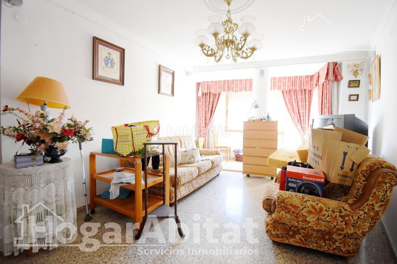Foto bc3d5292-08e1-4b3d-bd14-8f0304278c86. Casa amb aparcament a Xeraco