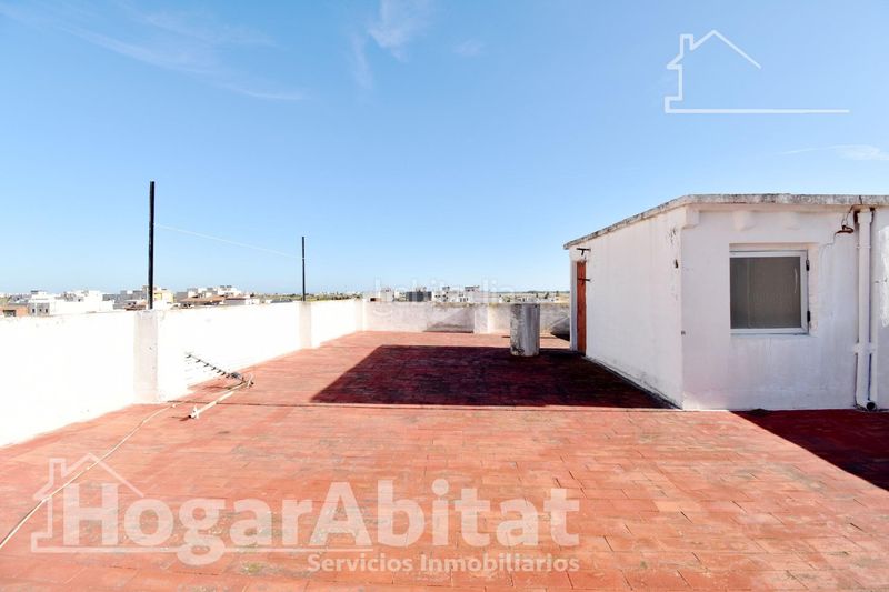 Foto e4b37197-d497-4cb9-bb4b-493fde0c196d. Casa amb aparcament a Xeraco