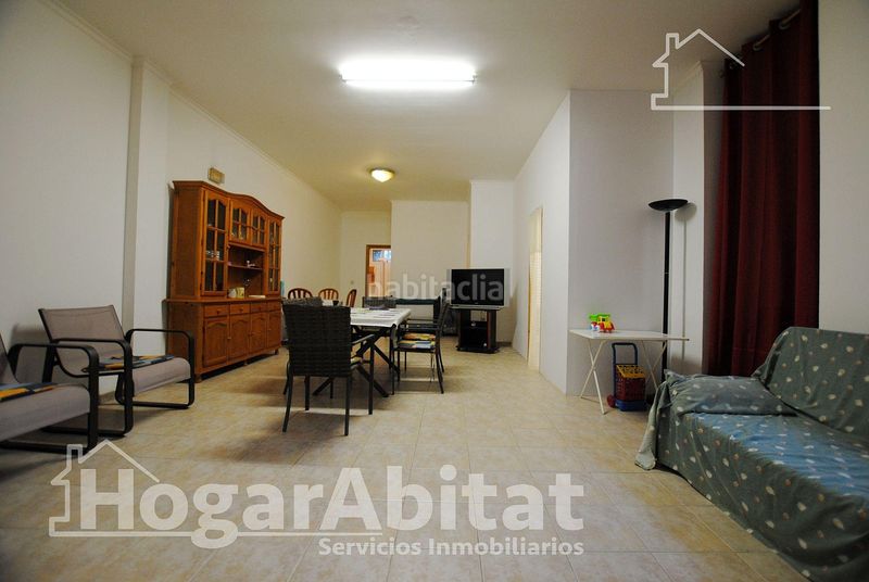 Foto f7e5c5f8-bc42-4feb-bd41-3ef9c69b2e8e. Piso exterior con terraza junto a la playa en Xeraco