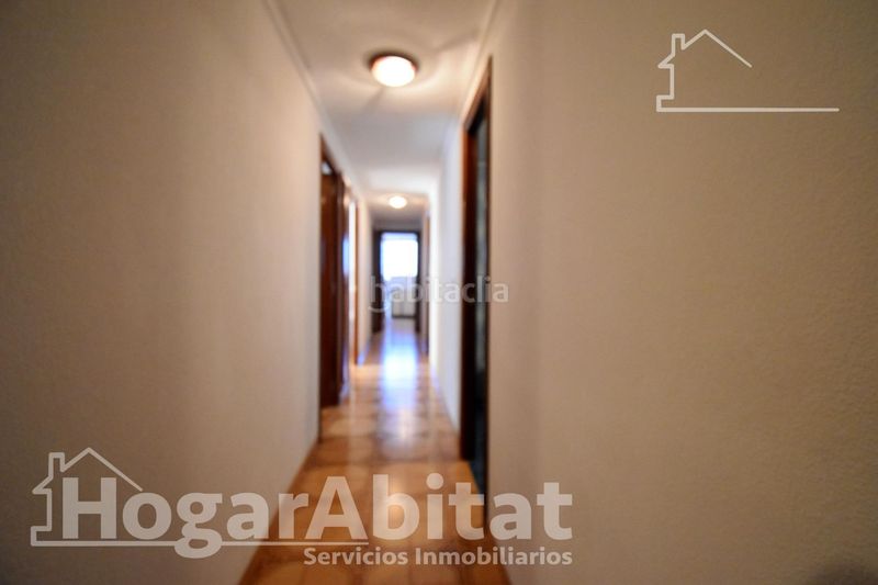 Foto def9bd2c-0890-45a5-bc3a-18c3e04475a2. Pis amb aparcament a Piles