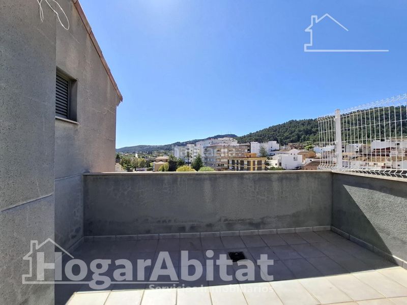 Foto 09652f41-ff13-4094-9343-620e6ca5a3fe. Àtic amb piscina a Pedreguer