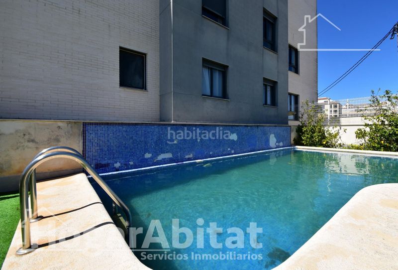 Foto 8f714cb8-c28b-40b9-8e3d-857ebcbda610. Àtic amb piscina a Pedreguer