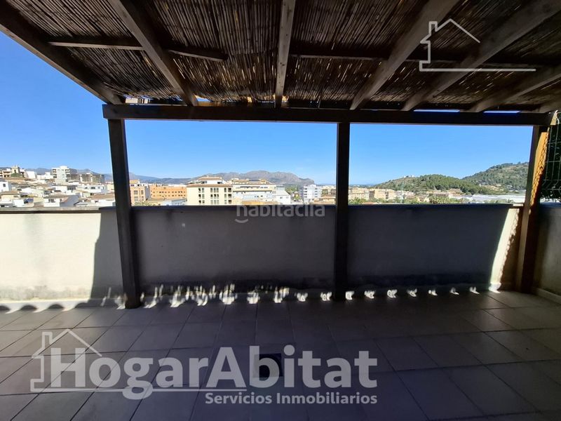 Foto f541ac6a-0dcd-43ec-94b9-a50c94b430f6. Àtic amb piscina a Pedreguer
