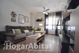 Pis  Calle calle boqueras. Seminuevo y reformado con gran terraza, garaje y trastero