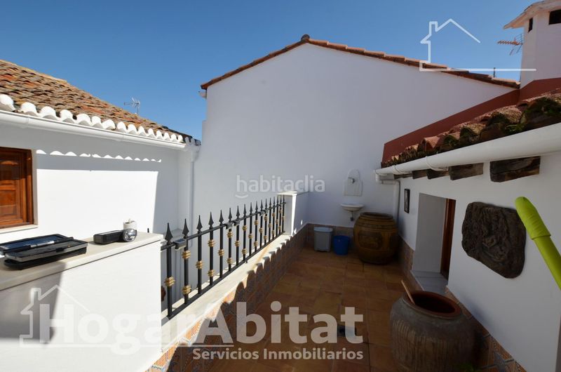 Foto 3e14976f-ca01-4622-9f53-49fd522055dd. Casa centro! magnífica casa esquinera y luminosa con dos terrazas y ascensor en Rafelcofer
