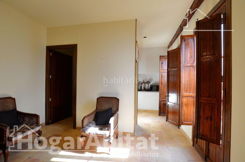 Foto 85ca7daf-c4fe-4429-a81b-800d70430cfd. Casa centro! magnífica casa esquinera y luminosa con dos terrazas y ascensor en Rafelcofer