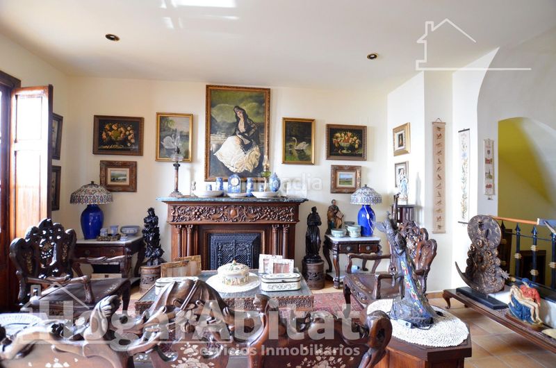 Foto 9b92f2f5-c2f5-462f-8ec1-8f9707c67a57. Casa centro! magnífica casa esquinera y luminosa con dos terrazas y ascensor en Rafelcofer