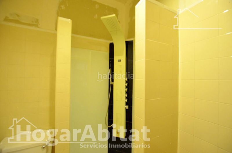 Foto ad78ce56-3860-424f-ab34-ad3bbc5cc780. Casa centro! magnífica casa esquinera y luminosa con dos terrazas y ascensor en Rafelcofer