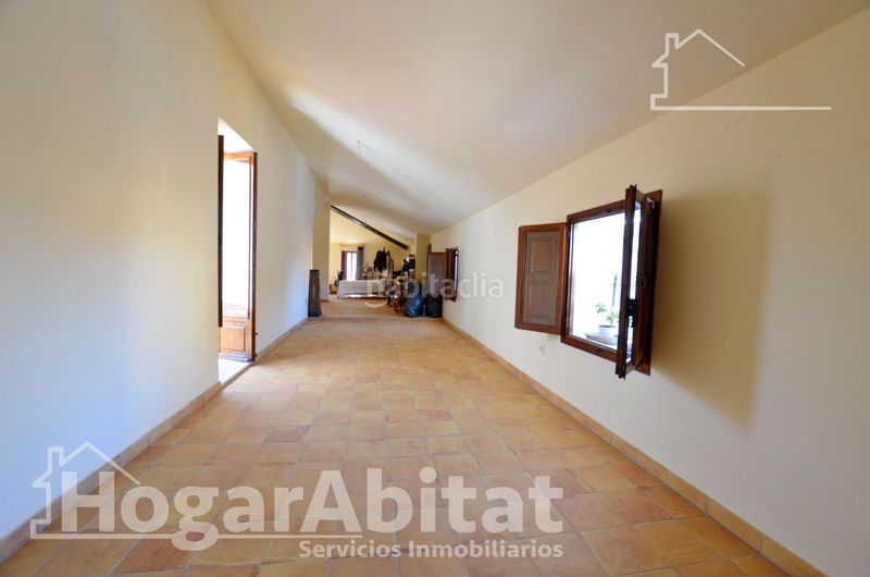 Foto bf6ee322-431e-40c5-b630-c79bcae95ad4. Casa centro! magnífica casa esquinera y luminosa con dos terrazas y ascensor en Rafelcofer