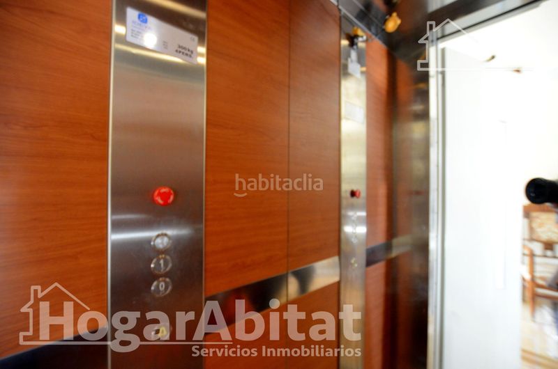 Foto d384dcf7-5bdc-455c-9e13-326ab8eb6295. Casa centro! magnífica casa esquinera y luminosa con dos terrazas y ascensor en Rafelcofer