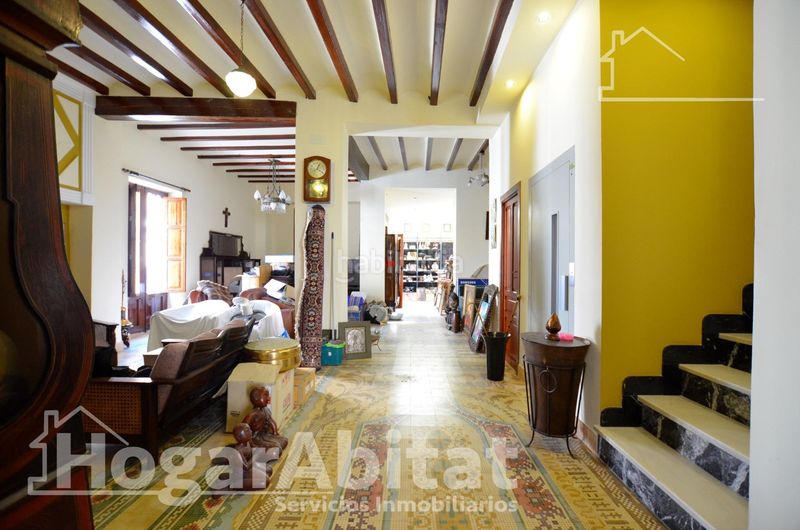 Foto df25cfa3-995f-4638-b1e9-4a55a031951c. Casa centro! magnífica casa esquinera y luminosa con dos terrazas y ascensor en Rafelcofer