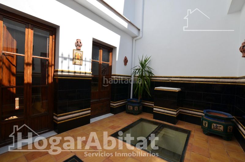Foto e6509c7f-ed67-42a4-a33e-59fc33e0678f. Casa centro! magnífica casa esquinera y luminosa con dos terrazas y ascensor en Rafelcofer