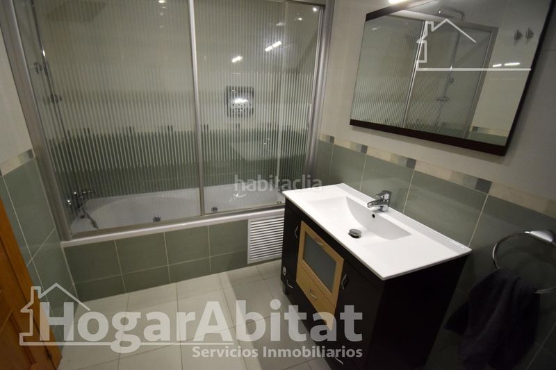 Foto 517e9458-2290-4da2-aa22-a58891c573d4. Casa adossada amb aparcament a Onda