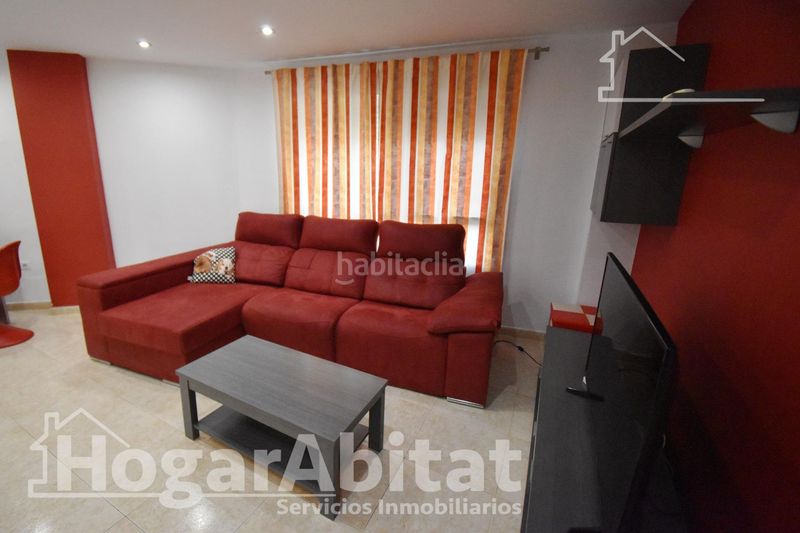 Foto acad2d8b-6f3b-4874-b47f-b320f65ab062. Casa adossada amb aparcament a Onda