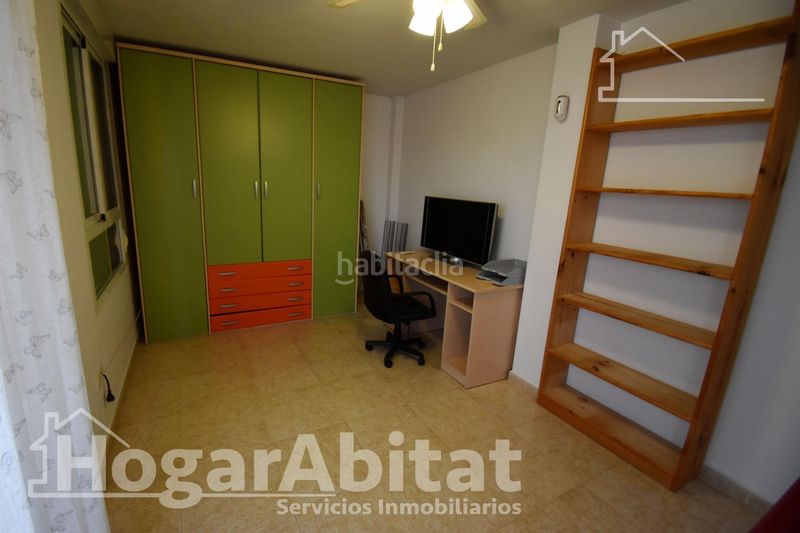 Foto b8cd8caf-77cd-47ba-9b93-86f143ba84bf. Casa adossada amb aparcament a Onda