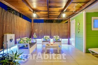 Flat  Avenida la rosa de los vientos. Reformado con terraza y licencia turística junto al mar