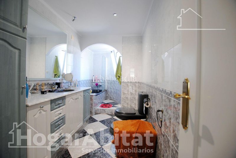 Foto 4632fecc-1f40-478d-aec9-57532cffedca. Casa adossada amb aparcament a Barx