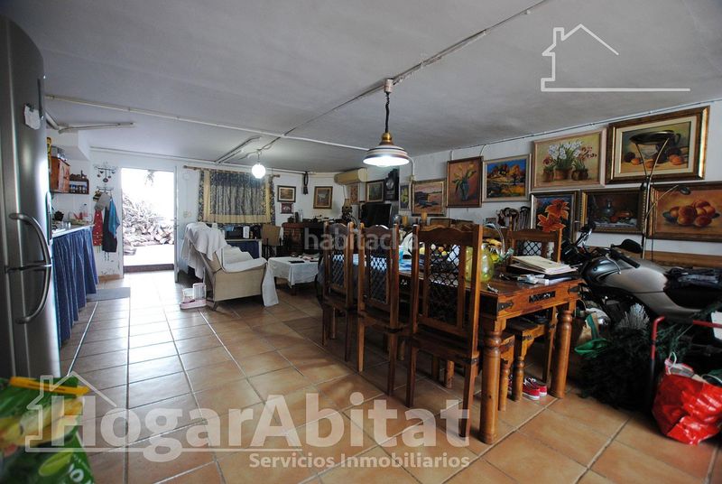 Foto f4641dbd-6d85-427b-b129-90f17f59314a. Casa adossada amb aparcament a Barx