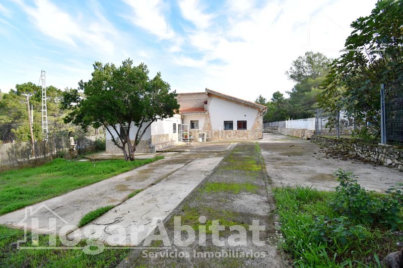 Foto 0a6a3ef1-fa48-4217-9a9b-186521fb2e04. Xalet amb calefacció aparcament piscina a Simat de la Valldigna