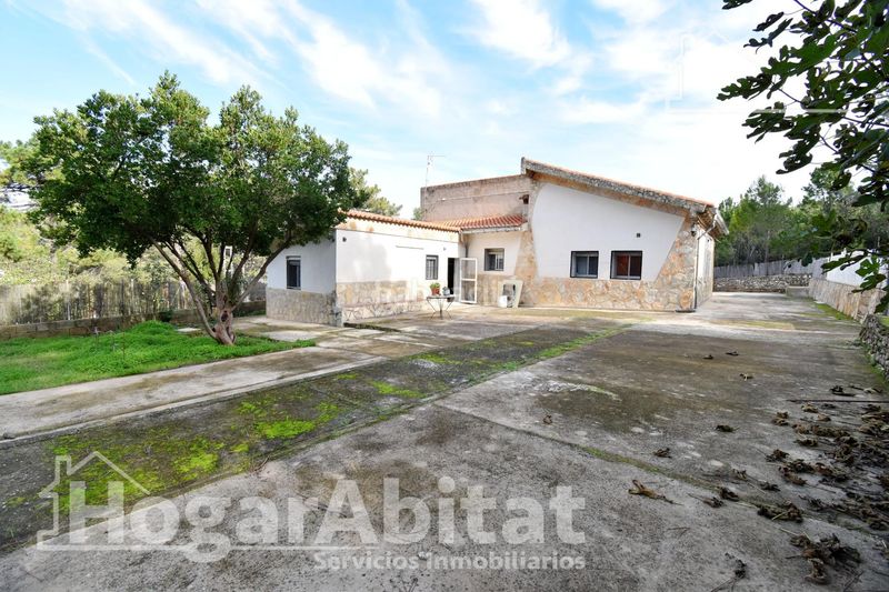 Foto 4428d5c4-cd0e-4c1c-8ac9-6e587540f4c7. Xalet amb calefacció aparcament piscina a Simat de la Valldigna