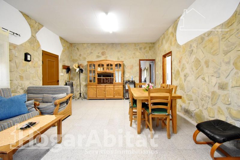 Foto 4ecb831d-c979-4807-8779-9974c17d6a37. Xalet amb calefacció aparcament piscina a Simat de la Valldigna