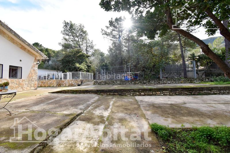 Foto 935aed21-d8b3-4e73-90c2-4a3cd8e3051b. Xalet amb calefacció aparcament piscina a Simat de la Valldigna