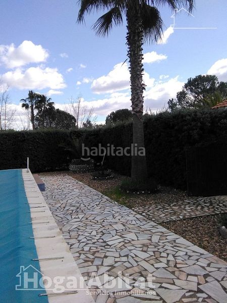 Foto 17844218-e6fd-42c4-99a1-0c775d44d119. Xalet amb aparcament piscina a pedanías de Badajoz Badajoz
