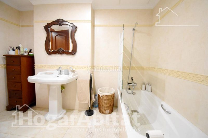 Foto 389da4a6-f42f-49ee-b30a-174efb7b7575. Casa amb aparcament a Almoines