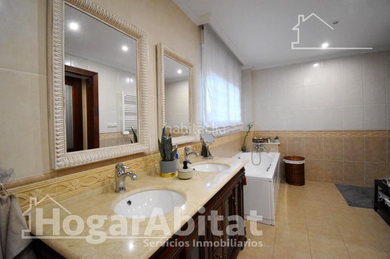 Foto 6d776385-f5e8-4259-9a69-3a72b12c1aee. Casa amb aparcament a Almoines