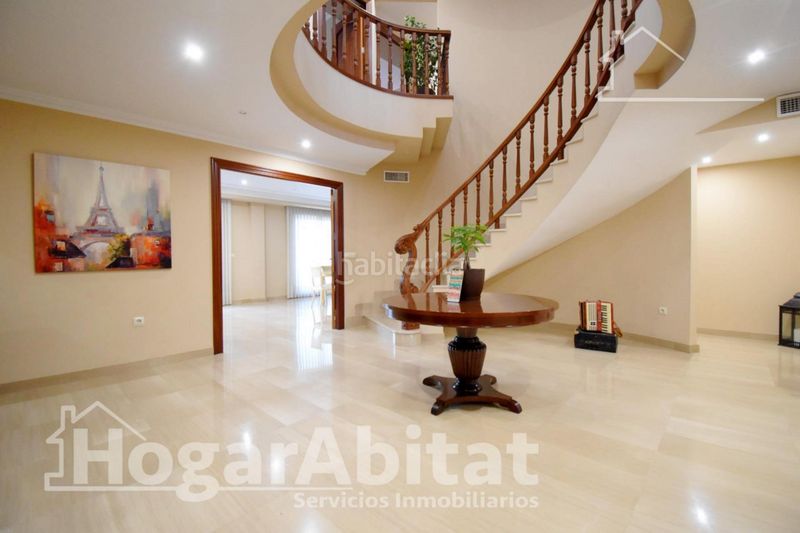 Foto b2a5250d-6211-421c-ac40-7ee1c4dec0e0. Casa amb aparcament a Almoines