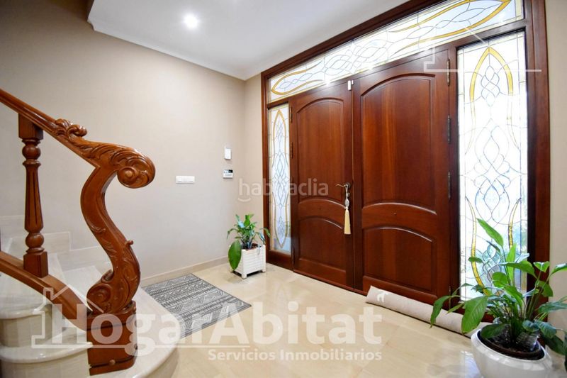 Foto d6cd05d8-6d5a-4628-94c3-25ded207e50a. Casa amb aparcament a Almoines