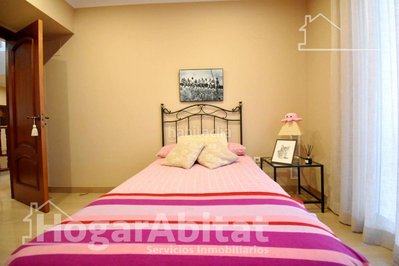 Foto f162f5f1-879a-4a0b-9d2d-b7cc17ef6c89. Casa amb aparcament a Almoines