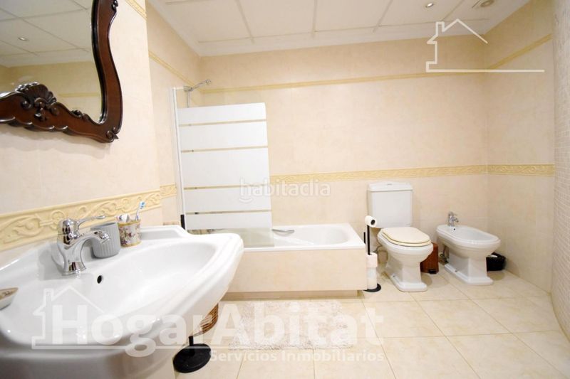 Foto f9008854-fc9a-4fc5-8ab7-7ccd2746b451. Casa amb aparcament a Almoines