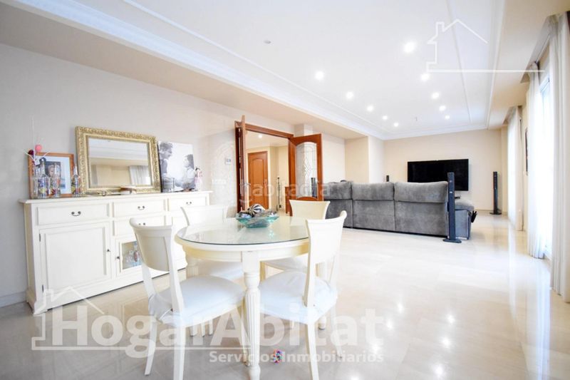 Foto fcf908aa-15e1-4680-a62a-aee6617b16db. Casa amb aparcament a Almoines