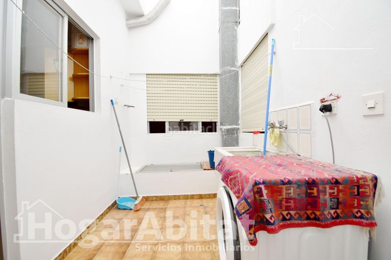 Foto cc550c49-4582-4dd3-9d41-1d58cfcbe0af. Edifici a Favara