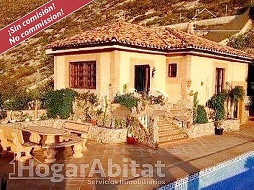 Foto 1710fcc1-9bcb-4cb5-8da4-5994ed67c845. Xalet amb aparcament piscina a Berja