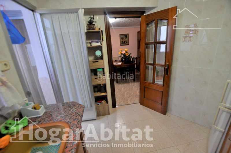 Foto bc87c846-f653-4b0d-aa9a-ce2c40dba10c. Pis a El Mercado Manises